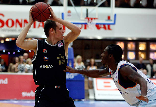 青年化战略 青年化战略